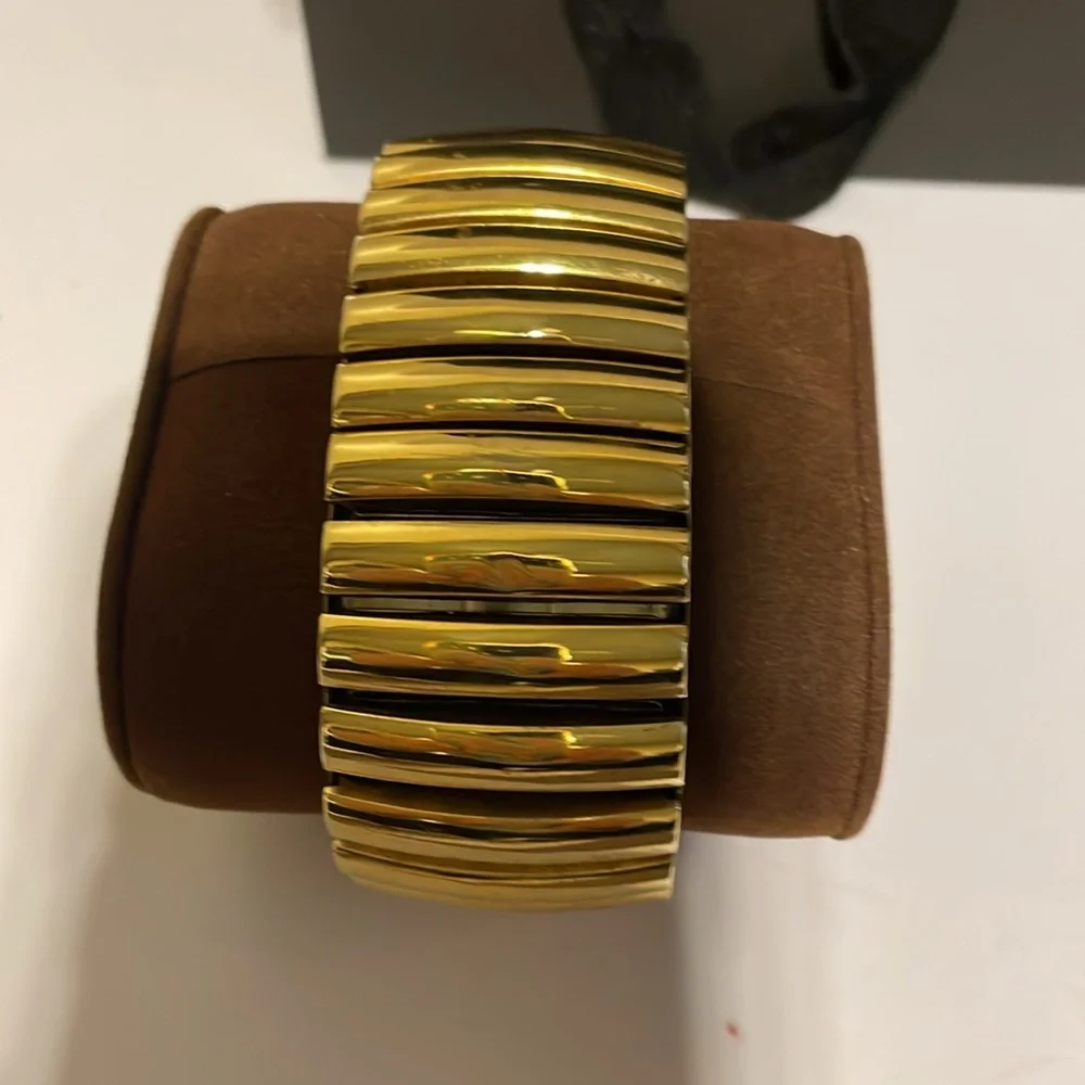 Le baron Women's Gold-Tone Quartz Bracelet Watch - Gold